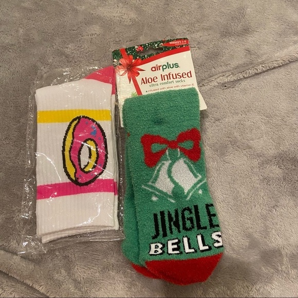 NWT themed socks‎ - Picture 1 of 4